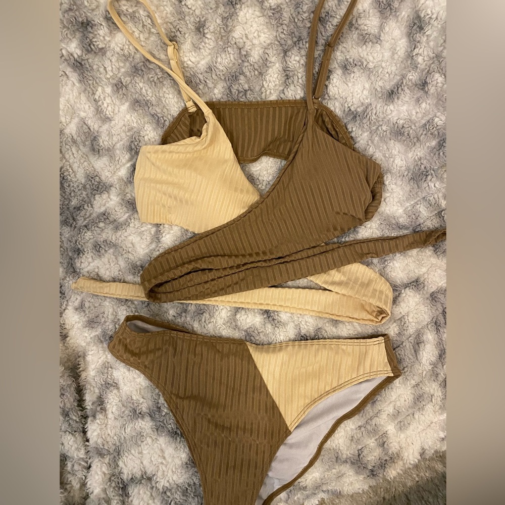 AMAZON NWOT BIKINI